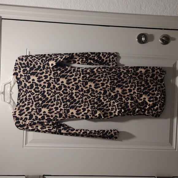 Woman's Small Himone leopard print dress - Picture 4 of 8